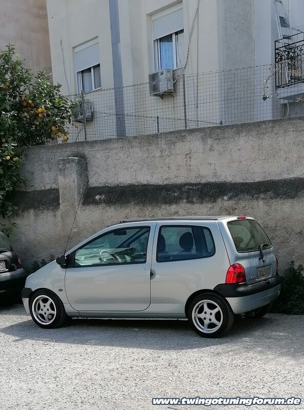 [Bild: twingo-02204111-8Gc.jpg]