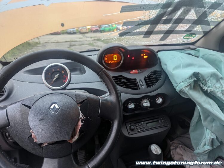 [Bild: twingo-07085908-AFZ.jpg]