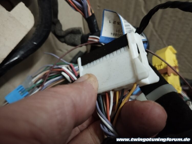 [Bild: twingo-09131036-ecW.jpg]
