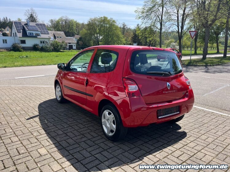[Bild: twingo-30194405-24c.jpg]