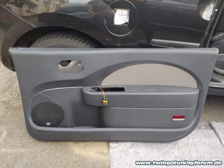 [Bild: twingo-11203813-ssy.jpg]