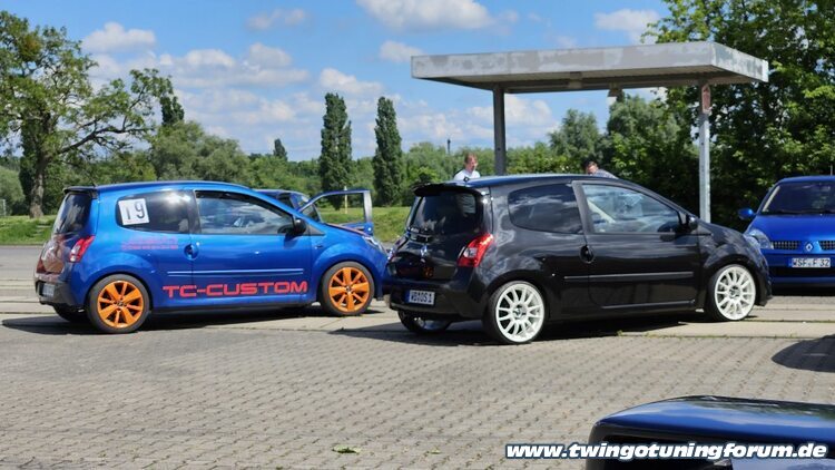 [Bild: twingo-12132234-kcb.jpg]