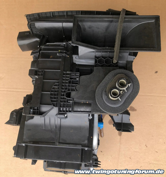 [Bild: twingo-21215759-xmM.jpg]