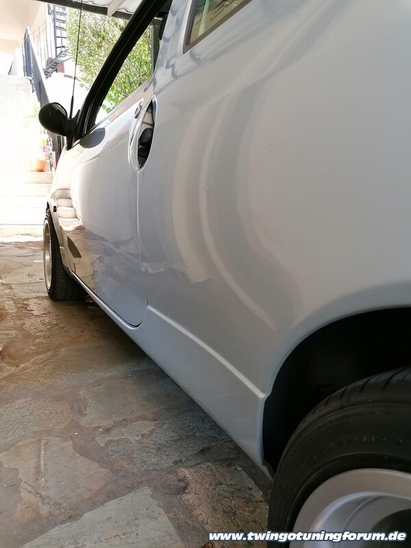 [Bild: twingo-24103115-Ozp.jpg]