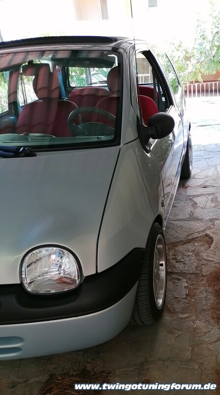 [Bild: twingo-24103535-HmF.jpg]