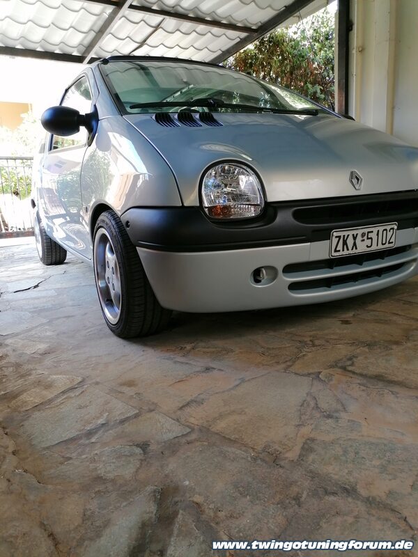 [Bild: twingo-24103707-hCx.jpg]