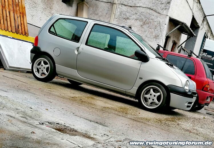 [Bild: twingo-13215355-dV9.jpg]