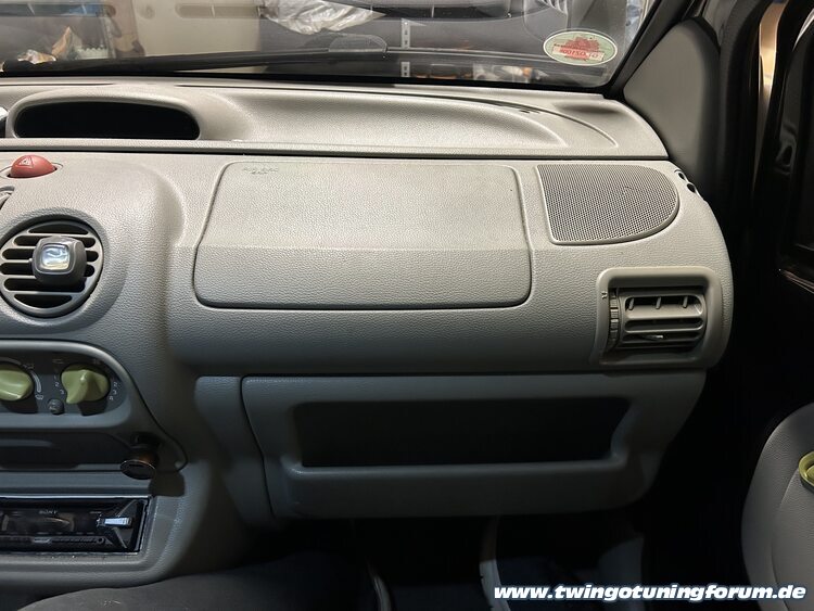 [Bild: twingo-14164233-bzP.jpg]