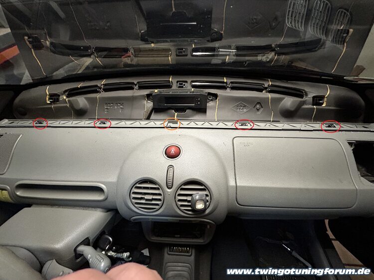 [Bild: twingo-14164509-DCL.jpg]