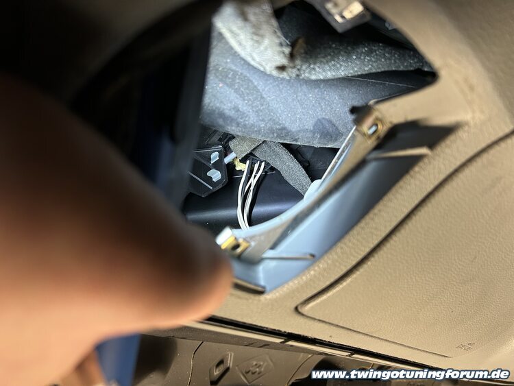 [Bild: twingo-14164554-zG6.jpg]