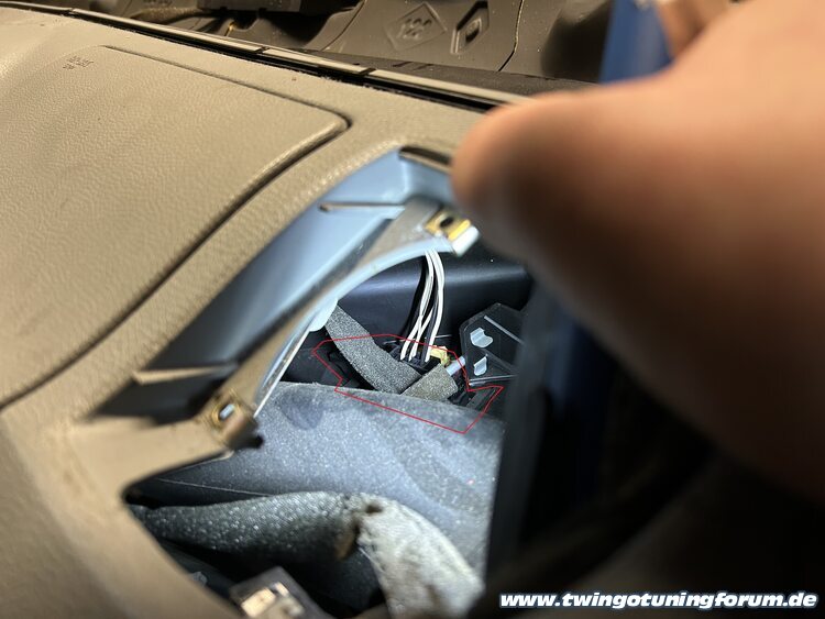 [Bild: twingo-14164617-ZcJ.jpg]