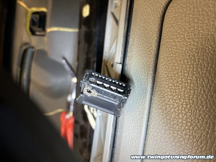 [Bild: twingo-14165019-oLf.jpg]