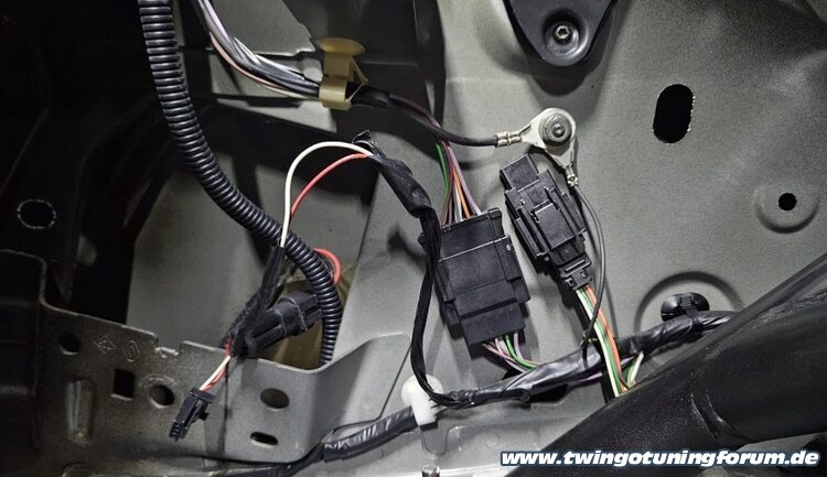 [Bild: twingo-19105331-u7R.jpg]