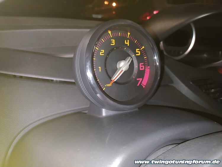 [Bild: twingo-02192258-d29.jpg]