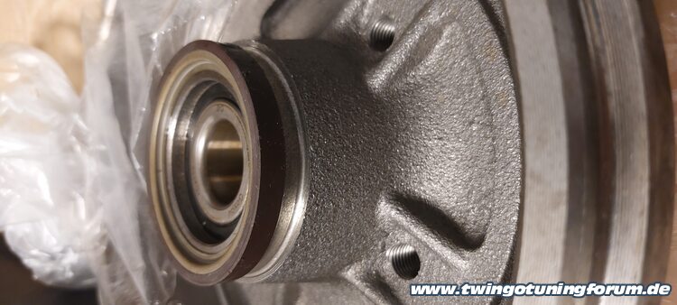 [Bild: twingo-12132239-mHG.jpg]