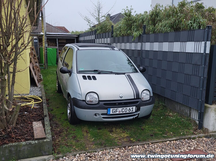 [Bild: twingo-16172423-hMy.jpg]