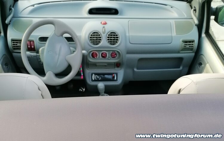 [Bild: twingo-17221639-TRr.jpg]