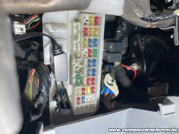 [Bild: twingo-30134818-kYA.jpg]