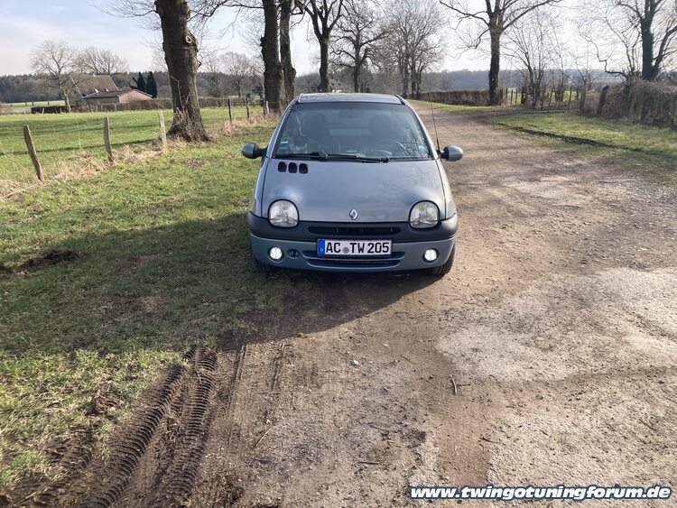 [Bild: twingo-19161156-HvO.jpg]