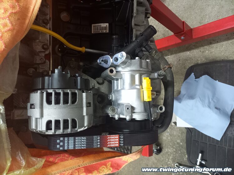 [Bild: twingo-16181520-tBl.jpg]