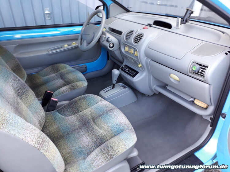 [Bild: twingo-23213456-8iW.jpg]