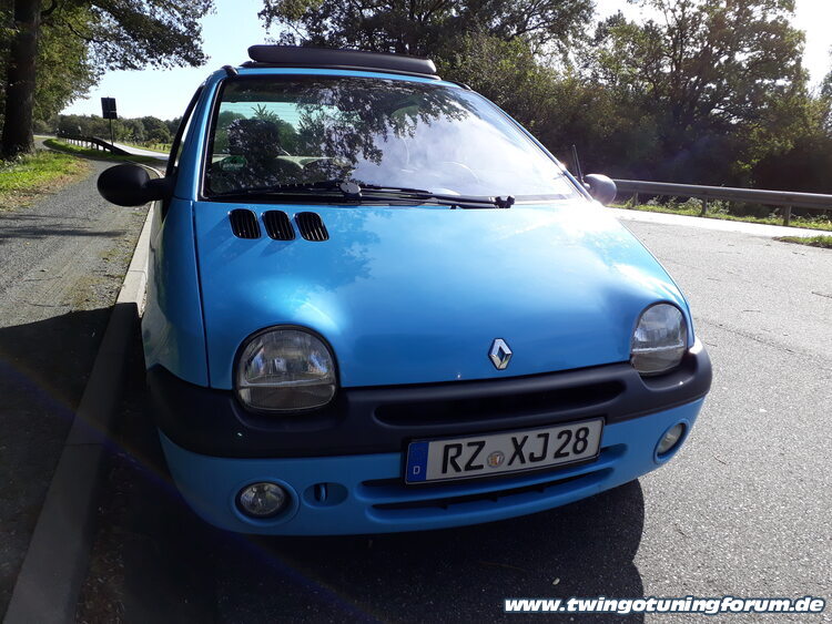 [Bild: twingo-23213546-Wip.jpg]
