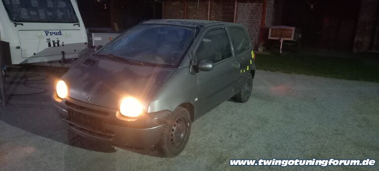 [Bild: twingo-25175126-X7U.jpg]