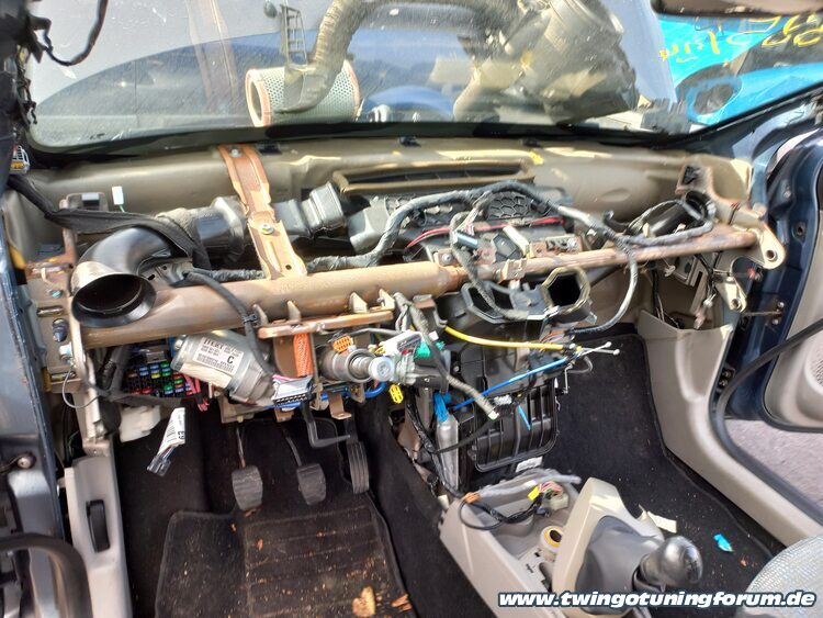[Bild: twingo-06153613-cnM.jpg]