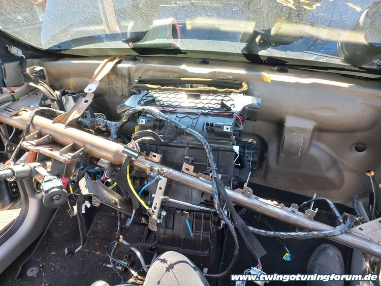 [Bild: twingo-06153917-uyF.jpg]