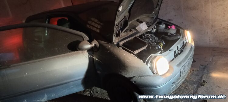 [Bild: twingo-06191346-Uu8.jpg]