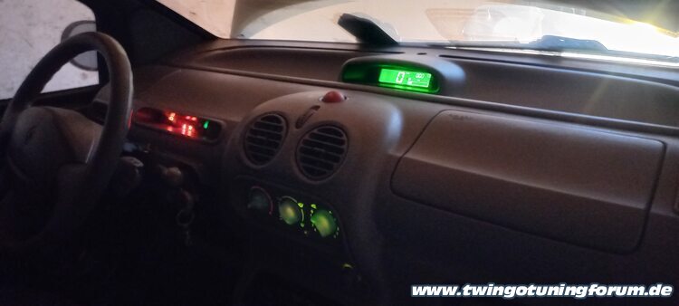 [Bild: twingo-06191428-YeW.jpg]