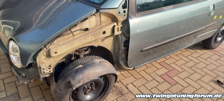 [Bild: twingo-06192743-hnd.jpg]