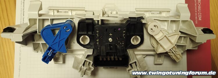[Bild: twingo-06225340-WDy.jpg]
