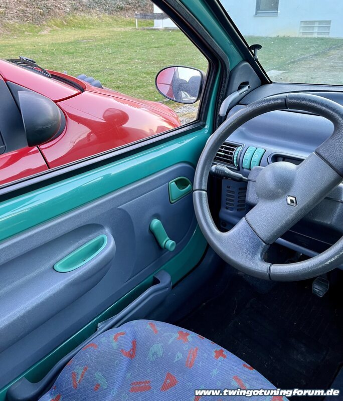 [Bild: twingo-07122641-fuk.jpg]