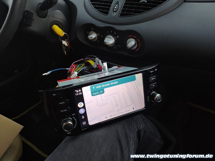[Bild: twingo-25203126-yyM.jpg]