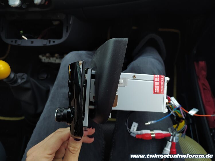 [Bild: twingo-25203714-ZrA.jpg]