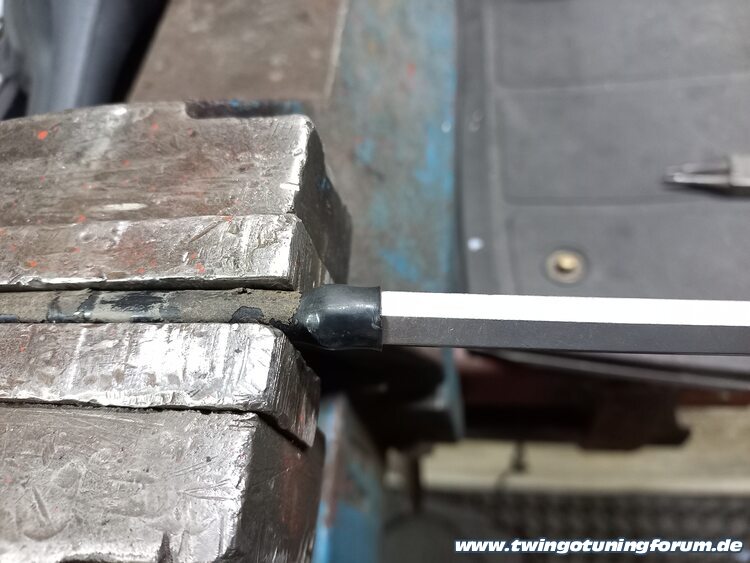 [Bild: twingo-04185212-U3D.jpg]