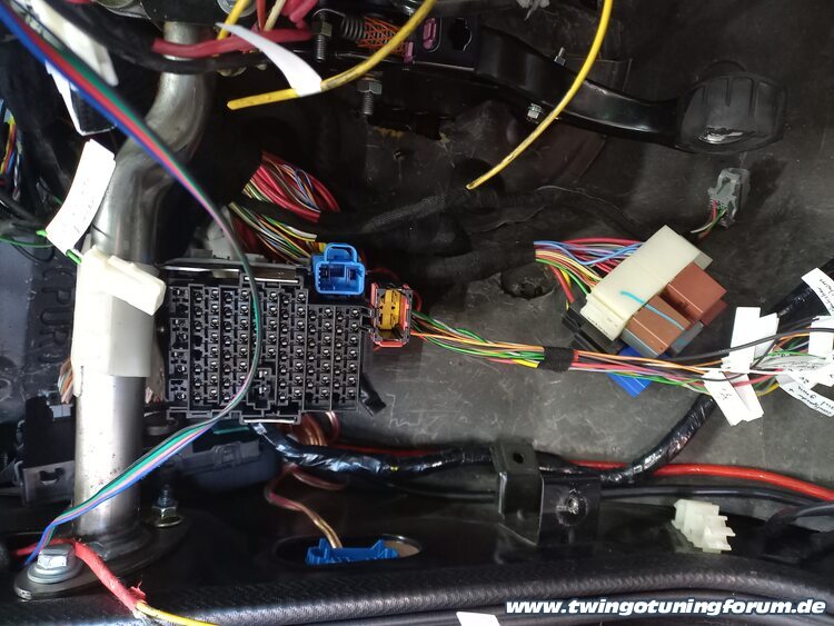 [Bild: twingo-04185941-Mfb.jpg]