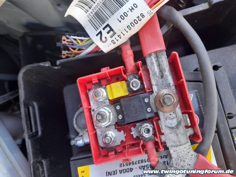 [Bild: twingo-21132405-iae.jpg]