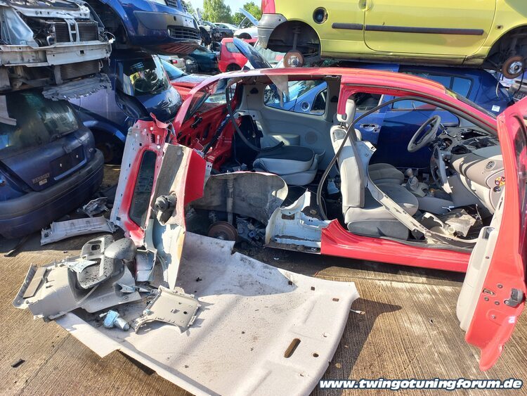 [Bild: twingo-24215215-noS.jpg]