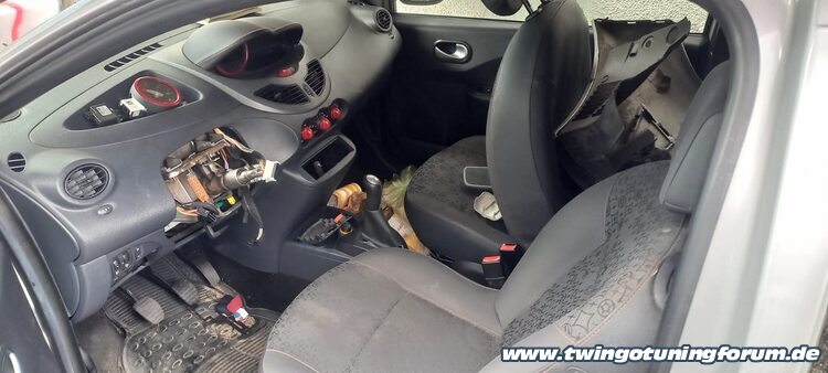 [Bild: twingo-07084615-FgJ.jpg]