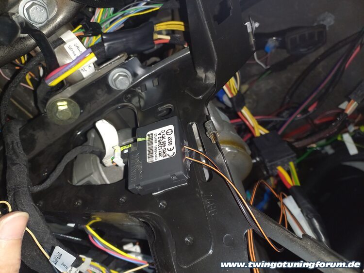 [Bild: twingo-07085355-M2p.jpg]