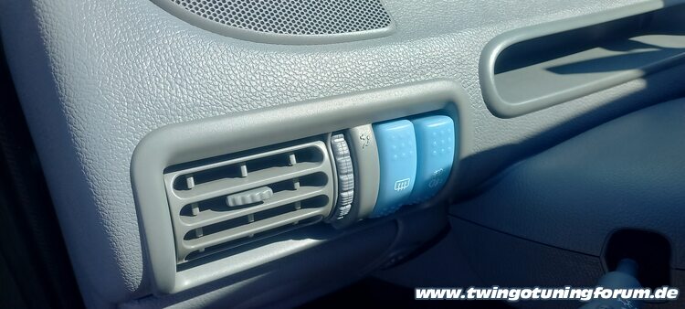 [Bild: twingo-15203903-vV4.jpg]