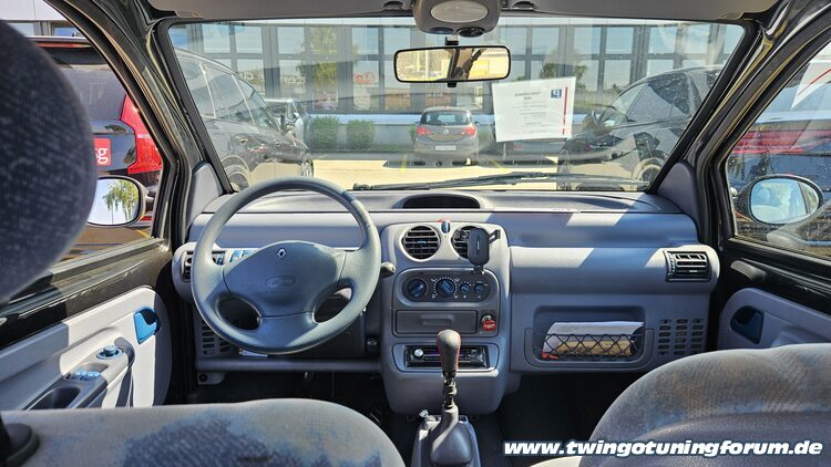 [Bild: twingo-18172655-uFq.jpg]