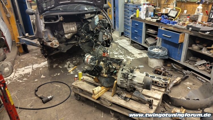 [Bild: twingo-18213408-aOz.jpg]
