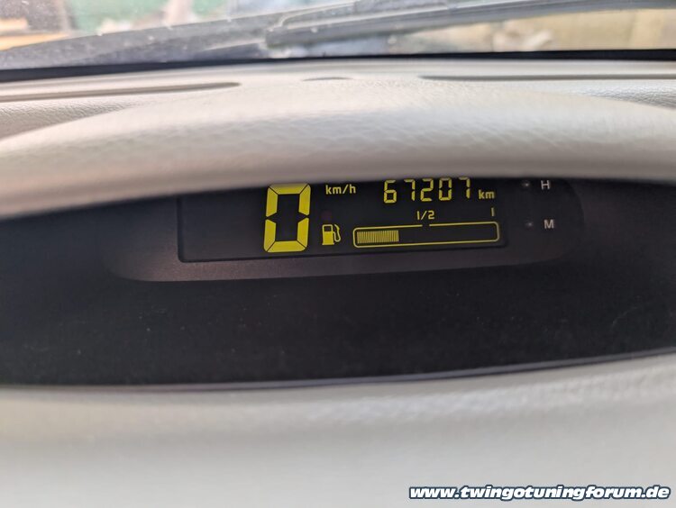 [Bild: twingo-27061919-6qb.jpg]