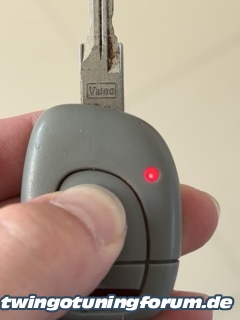 [Bild: twingo-29205925-6qs.jpg]