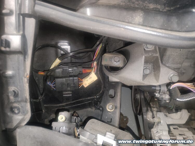 [Bild: twingo-05142516-a3Z.jpg]