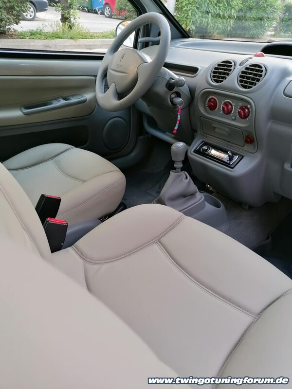 [Bild: twingo-11093422-JbR.jpg]