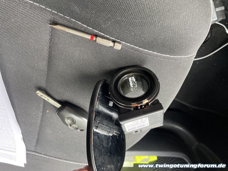 [Bild: twingo-11182435-HDE.jpg]